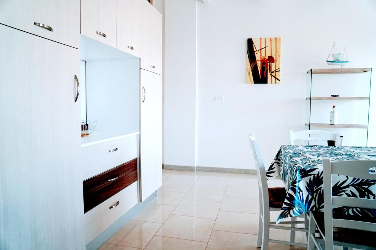 Anna House Fronte Mare in Centro Torre Lapillo Esterno foto