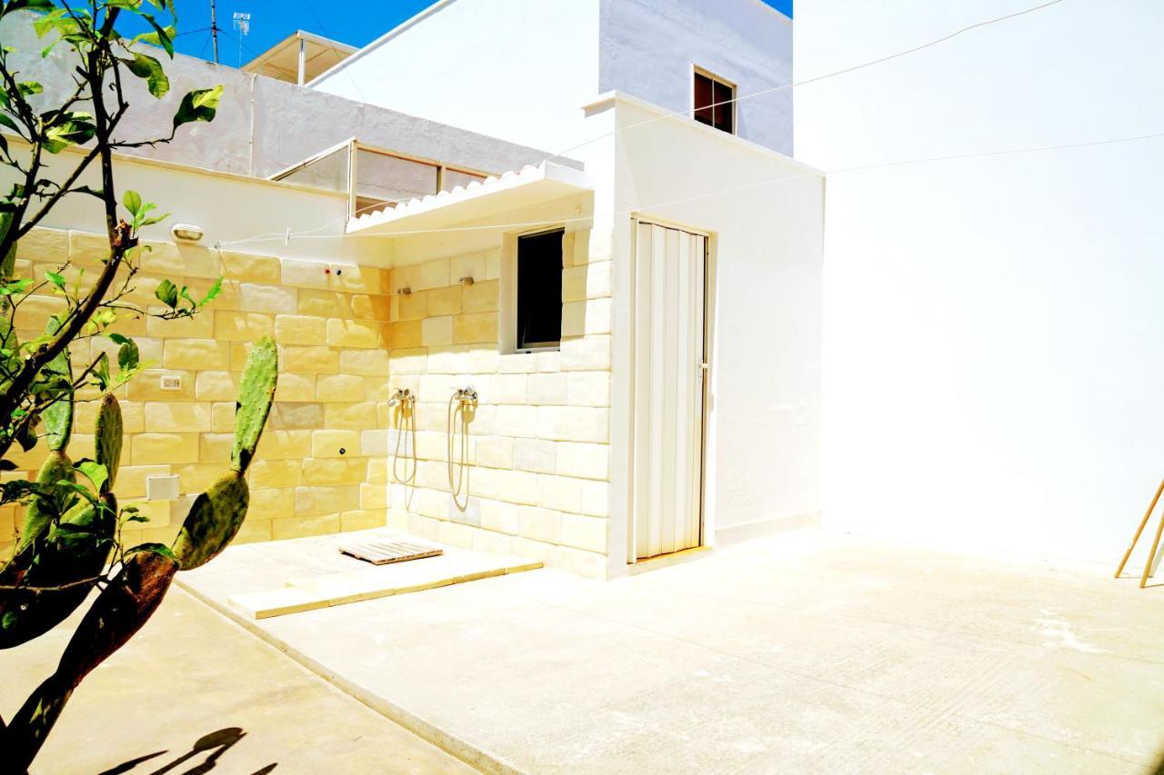 Anna House Fronte Mare in Centro Torre Lapillo Esterno foto