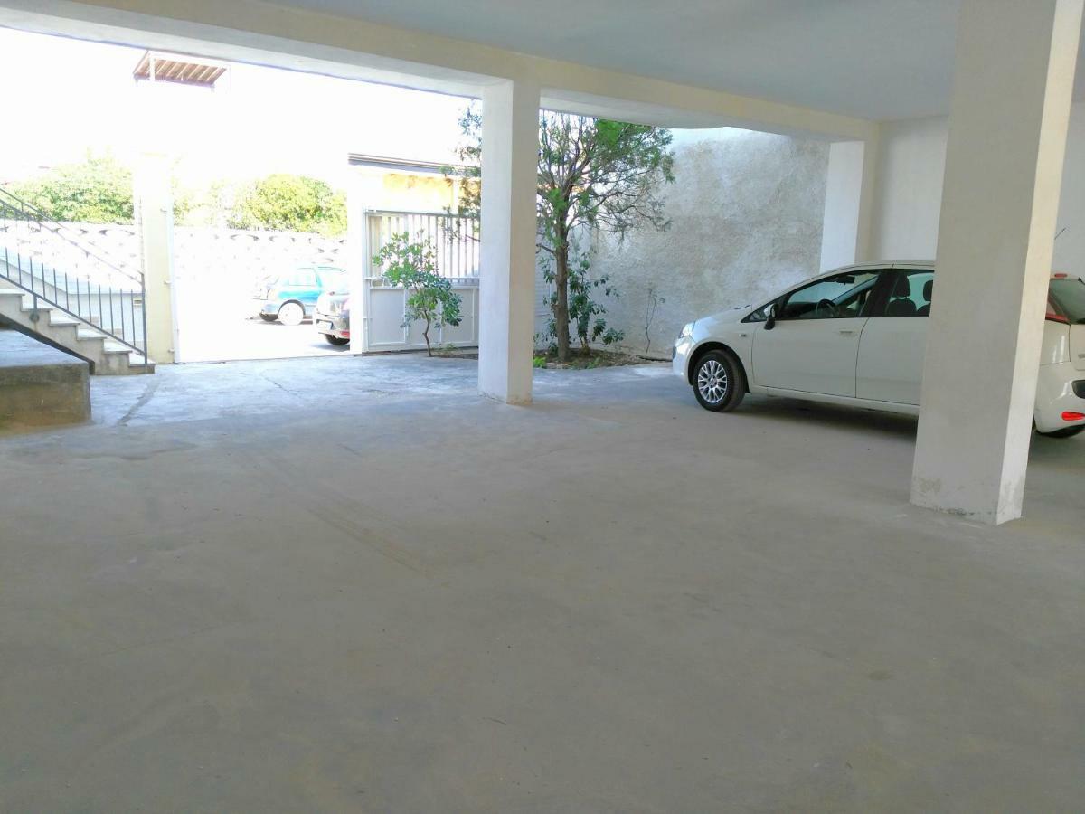 Anna House Fronte Mare in Centro Torre Lapillo Esterno foto