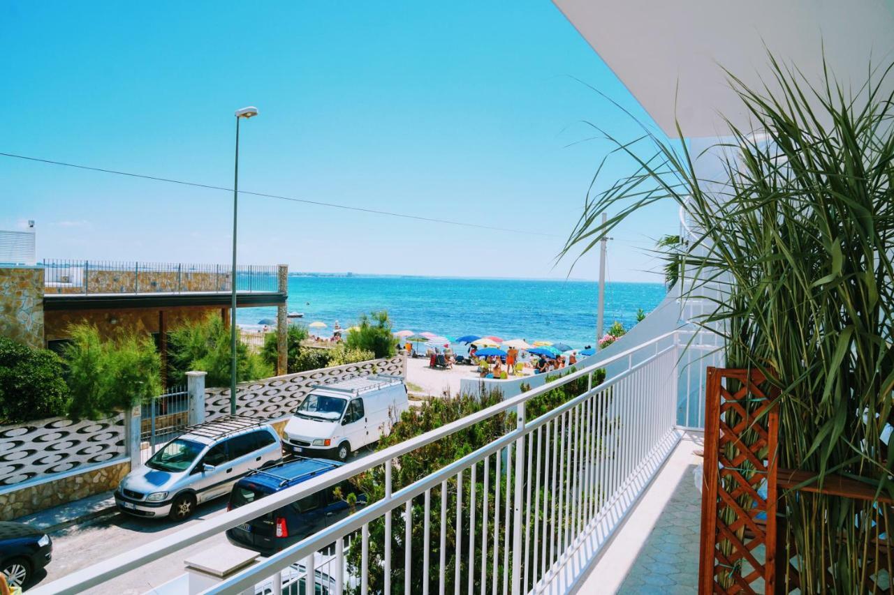 Anna House Fronte Mare in Centro Torre Lapillo Esterno foto